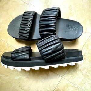 Sorrel Roaming Two Strap Sandal